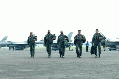 Sebanyak 18 unit pesawat tempur F-16 Fighting Falcon TNI AU, mendarat di Lanud Halim Perdanakusuma Jakarta, Kamis (11/8/2022).