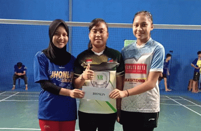 Jhonlin Barminton Club (JBC) berhasil menyabet juara pada dua kategori ajang pertandingan bulu tangkis Liga Banua V.