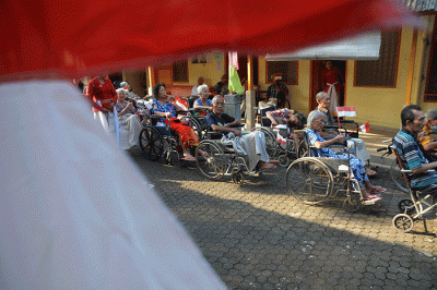HUT ke-77 Kemerdekaan Republik Indonesia di Panti Werda Pengayoman Jalan Singosari Timur 2 Semarang, Semarang, Jawa Tengah, Rabu (17/8/2022).