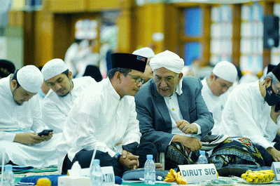 Direktur Utama SIG, Donny Arsal menjelaskan, kegiatan ini merupakan sebuah momentum yang baik, sebagai wujud rasa syukur atas pendirian Pabrik Gresik.