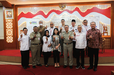 Serah terima bantuan dana bulanan PMI di Kantor Wali Kota Jakarta Pusat, Senin (22/8/2022).