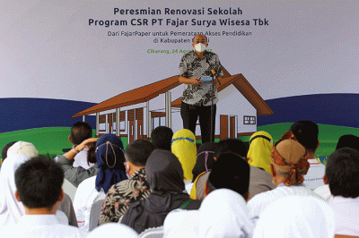 Peresmian dan serah terima renovasi sekolah di SMPN 4 Cikarang Barat, Kabupaten Bekasi, Jawa Barat, Rabu (24/8/2022).