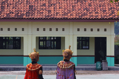 Peresmian dan serah terima renovasi sekolah di SMPN 4 Cikarang Barat, Kabupaten Bekasi, Jawa Barat, Rabu (24/8/2022).