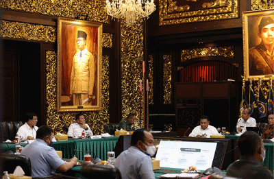 Menteri Pertahanan Prabowo Subianto menerima perwakilan holding industri pertahanan DEFEND ID.