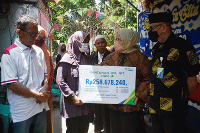 BP Jamsostek memastikan korban mendapatkan perawatan tanpa batas biaya, Santunan Sementara Tidak Mampu Bekerja (STMB) sebesar 100%.