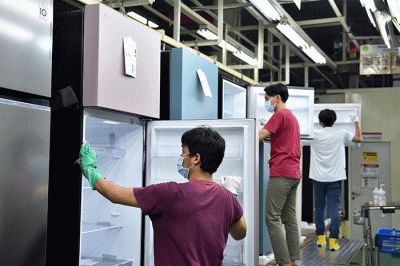 LG Macaron berkapasitas 315 hingga 395 liter yang dipasarkan pada akhir September 2022 untuk memenuhi kebutuhan dalam negeri dan mancanegara.