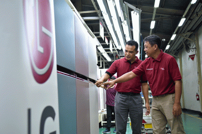 LG Macaron berkapasitas 315 hingga 395 liter yang dipasarkan pada akhir September 2022 untuk memenuhi kebutuhan dalam negeri dan mancanegara.