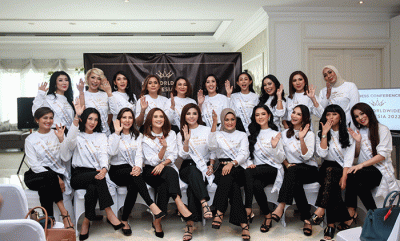 Ajang kecantikan ini menampilkan para perempuan Indonesia yang sudah menikah dengan usia minimal 27 tahun.
