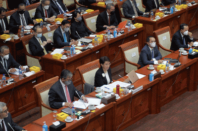 Menteri Luar Negeri Retno Marsudi saat mengikuti rapat kerja dengan Komisi I DPR di Kompleks Parlemen, Senayan, Jakarta, Kamis (1/9/2022).