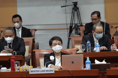 Menteri Luar Negeri Retno Marsudi saat mengikuti rapat kerja dengan Komisi I DPR di Kompleks Parlemen, Senayan, Jakarta, Kamis (1/9/2022).