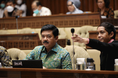 Menteri ATR/BPN Hadi Tjahjanto saat mengikuti rapat kerja dengan Komisi II DPR di Kompleks Parlemen, Senayan, Jakarta, Kamis (1/9/2022).