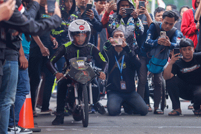 Sejumlah peserta saat mengikuti gelaran Street Race Polda Metro Jaya (PMJ) di Jalan Benyamin Sueb, Kemayoran, Jakarta Pusat, Sabtu (3/9/2022).