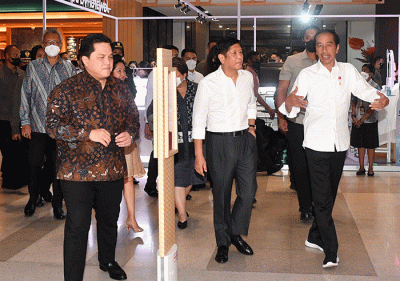 Presiden Joko Widodo mengajak Presiden Ferdinand Romualdez Marcos Jr. dan Ibu Louise Araneta Marcos mengunjungi Gedung Sarinah, Jakarta, Senin (5/9/2022).