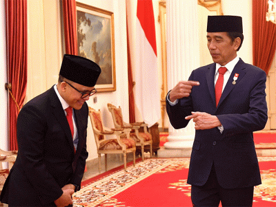 Presiden Joko Widodo resmi melantik Abdullah Azwar Anas sebagai Menteri Pendayagunaan Aparatur Negara dan Reformasi Birokrasi (MenPAN-RB).