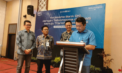 Penandatanganan kerja sama Bank DKI dengan Amazon Web Services dan Telkomsigma terkait pemanfaatan teknologi komputasi awan atau cloud computing di Jakarta.