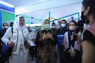 Bursa kerja ini diikuti 3000 perusahaan dengan 15.000 lowongan pekerjaan, menargetkan kuota pencari kerja kurang lebih 30.000 orang.