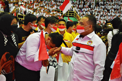 Pengarahan kepada 2.686 Calon Pekerja Migran Indonesia (CPMI) di GOR POPKI Cibubur, Jakarta Timur, Senin (12/9/2022).