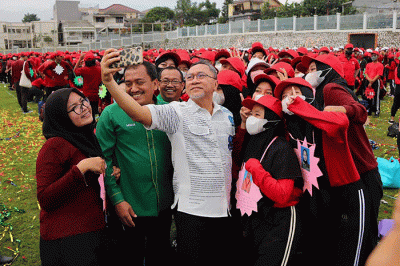 Mendag Zulkifli Hasan memberikan paparan didepan 4.000 Mahasiswa dalam Pengenalan Kehidupan Kampus Bagi Mahasiswa Baru Universitas Muhammadiyah Jakarta 2022.