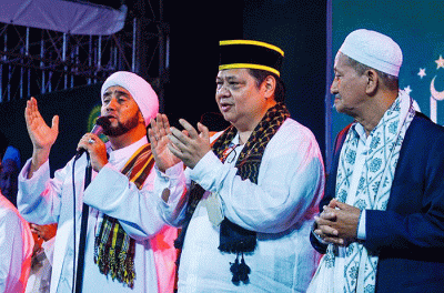 Menteri Koordinator Bidang Perekonomian Airlangga Hartarto saat menghadiri acara zikir dan sholawat.