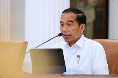 Presiden Joko Widodo memberikan keterangan di Istana Merdeka, Jakarta, Jumat (16/9/2022).