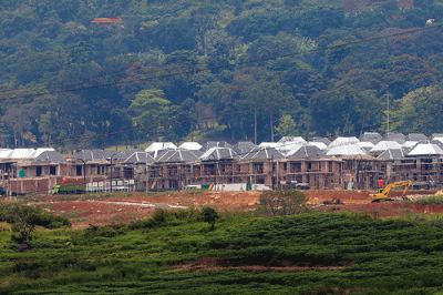 Tampak pembangunan perumahan di Kawasan Bogor, Jawa Barat, Minggu (18/9/2022).