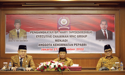 Pengangkatan anggota kehormatan Persatuan Purnawirawan dan Warakawuri TNI dan Polri (Pepabri) oleh Ketua Umum Pepabri Jenderal TNI (Purn) Agum Gumelar.