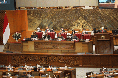 Rapat Paripurna DPR Ke-6 Masa Persidangan I Tahun Sidang 2022-2023 di Kompleks Parlemen, Senayan, Jakarta, Selasa (27/9/2022).