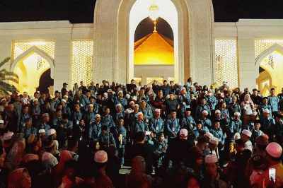 Jhonlin Group memberangkatkan ibadah umrah 870 warga Kabupaten Tanah Bumbu Kalsel.