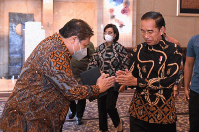 Presiden Joko Widodo saat menyampaikan sambutan pada acara United Overseas Bank (UOB) Economic Outlook 2023 yang digelar di Hotel Indonesia Kempinski.