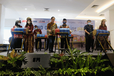 Wakil Bupati Gowa H. Abdul Rauf Malaganni menghadiri peresmian Living Plaza di Jalan Tun Abdul Razak, Gowa, Kamis (29/9/2022).