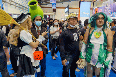 Penampilan para pengunjung yang memadati acara Indonesia Comic Con 2022 di Jakarta Convention Center, Jakarta, Minggu (2/10/2022).