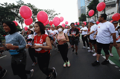 Staf Khusus Menteri BUMN Arya Sinulingga membuka ajang Road to IFG Labuan Bajo Marathon 2022 di kawasan Car Free Day (CFD) Jl.Jend Sudirman, Jakarta.