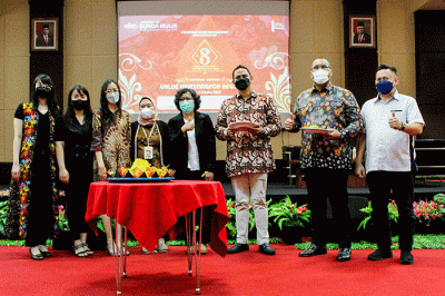 Pembukaan The 8th National Investment Day di Kampus UBM, Jakarta, Senin (3/10/2022).