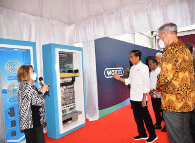 Presiden Joko Widodo melakukan peletakan batu pertama pabrik PT Wavin Manufacturing Indonesia di Kawasan Industri Terpadu Batang (KITB), Kabupaten Batang.