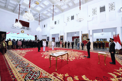 Presiden Joko Widodo resmi melantik pasangan Gubernur dan Wakil Gubernur Daerah Istimewa Yogyakarta terpilih masa jabatan tahun 2022 – 2027 di Istana Negara.
