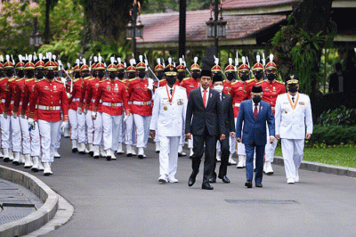 Presiden Joko Widodo resmi melantik pasangan Gubernur dan Wakil Gubernur Daerah Istimewa Yogyakarta terpilih masa jabatan tahun 2022 – 2027 di Istana Negara.