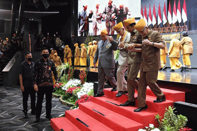 Presiden Joko Widodo saat menghadiri Pembukaan Kongres XII Legiun Veteran Republik Indonesia (LVRI) dan Munas XI Persatuan Istri Veteran Republik Indonesia.