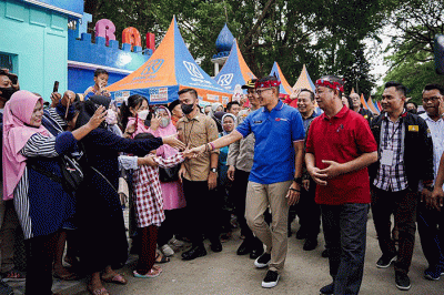 Menparekraf Sandiaga Salahuddin Uno meresmikan taman rekreasi The Carnival yang berada di Kabupaten Nganjuk, Jawa Timur, Sabtu (8/10/2022).
