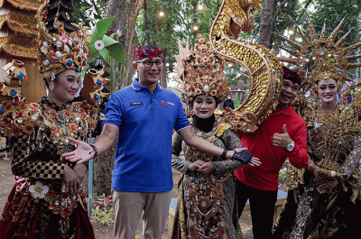 Menparekraf Sandiaga Salahuddin Uno meresmikan taman rekreasi The Carnival yang berada di Kabupaten Nganjuk, Jawa Timur, Sabtu (8/10/2022).