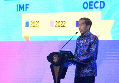 Presiden Joko Widodo memberikan sambutan pada saat meresmikan pembukaan Investor Daily Summit 2022 di Jakarta Convention Center (JCC), Jakarta.