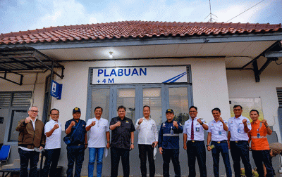 Menko Airlangga Hartarto melakukan kunjungan ke KIT Batang di Desa Ketanggan, Kecamatan Gringsing, Kabupaten Batang, Jawa Tengah, Kamis (13/10/2022).