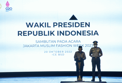 Wakil Presiden Ma'ruf Amin memberikan sambutan dalam pembukaan Jakarta Muslim Fashion Week (JMFW) 2023 di ICE, BSD City, Banten, Kamis (20/10/2022).
