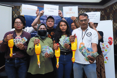Konferensi pers terkait 'Mendorong Emiten Resto Cepat Saji Terhadap Standart Dalam Kesejahteraan Ayam' dalam Riset World Animal Protection.
