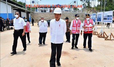 Presiden Joko Widodo mengunjungi Kampung Nelayan Tanjung Laut sekaligus berdialog dengan para nelayan di Kabupaten Bangka Barat.