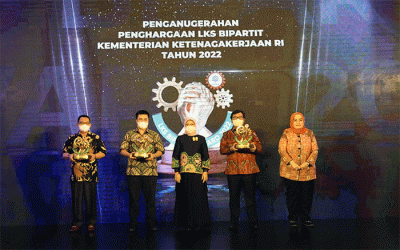 Menteri Ketenagakerjaan Ida Fauziyah memberikan paparannya saat acara LKS Bipartit Awards Tahun 2022 di Jakarta, Kamis (20/10/2022).