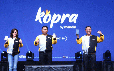 Peluncuran layanan Kopra Mobile App di sela-sela puncak peringatan HUT ke-24 Bank Mandiri pada Mandiri Karnaval 2022, di Senayan, Jakarta.
