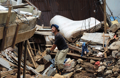 Menko PMK Muhadjir Effendy meninjau penanganan bencana banjir dan tanah longsor di Bogor, Jawa Barat, Sabtu (22/10/2022).