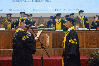 Moeldoko Dianugerahi Gelar Doktor Honoris Causa Dari Universitas Negeri ...