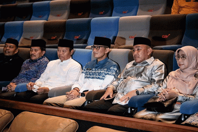 Menparekraf Sandiaga Uno saat nonton bareng (nobar) Film Jejak 2 Ulama di CGV Depok Mall, Kota Depok, Sabtu (22/10/2022).