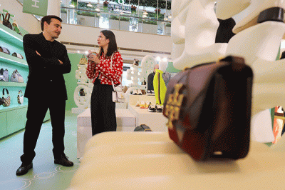 Peluncururan Pop Up Store Tory Bruch di Plaza Indonesia, Jakarta, Selasa (25/10/2022).
